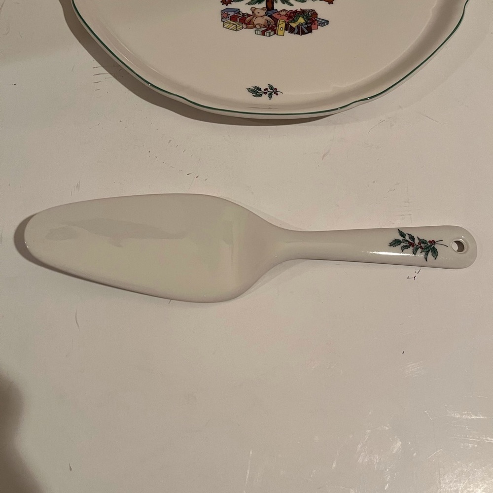 New Nikko Christmastime Hostess Plate with Server. Rare Find - Picture 4 of 10